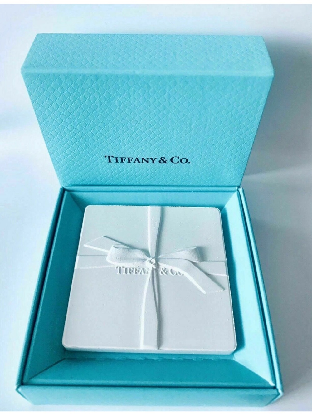 TIFFANY & Co. Perfume Your Ceramic Tile Fragrance DIFFUSER 2” x 2” NEW IN BOX - Picture 3 of 6